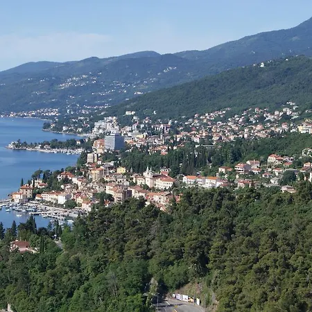 Apartamento Apartment *