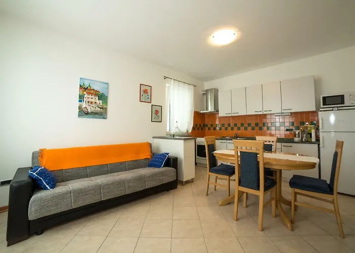 Apartment Апартаменты *