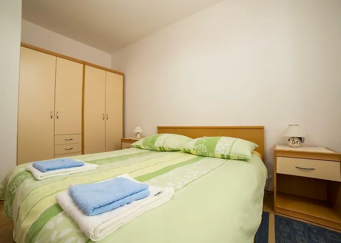 Apartment Апартаменты *