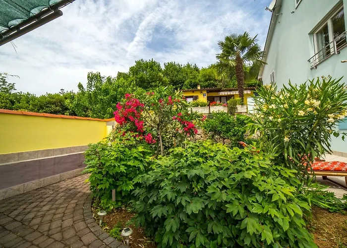 Apartment Апартаменты *